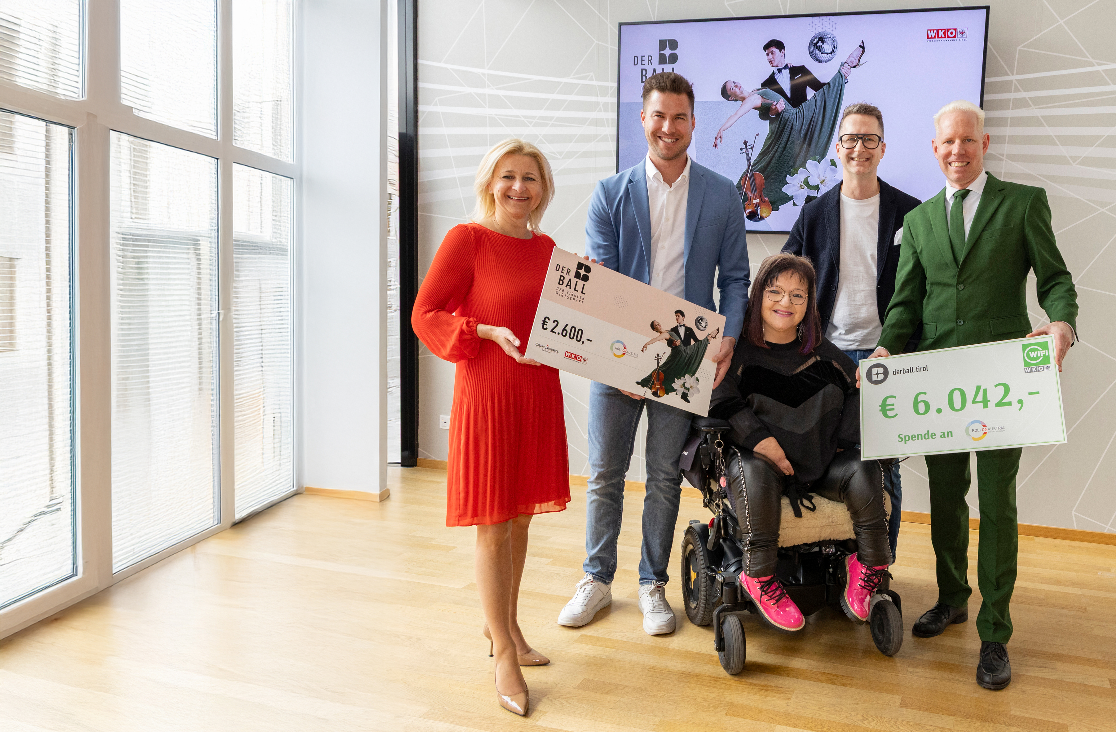 Grafik für -Spende für RollOn Austria: WIFI sammelt beim Ball der Wirtschaft über 6.000€ | WIFI Blog