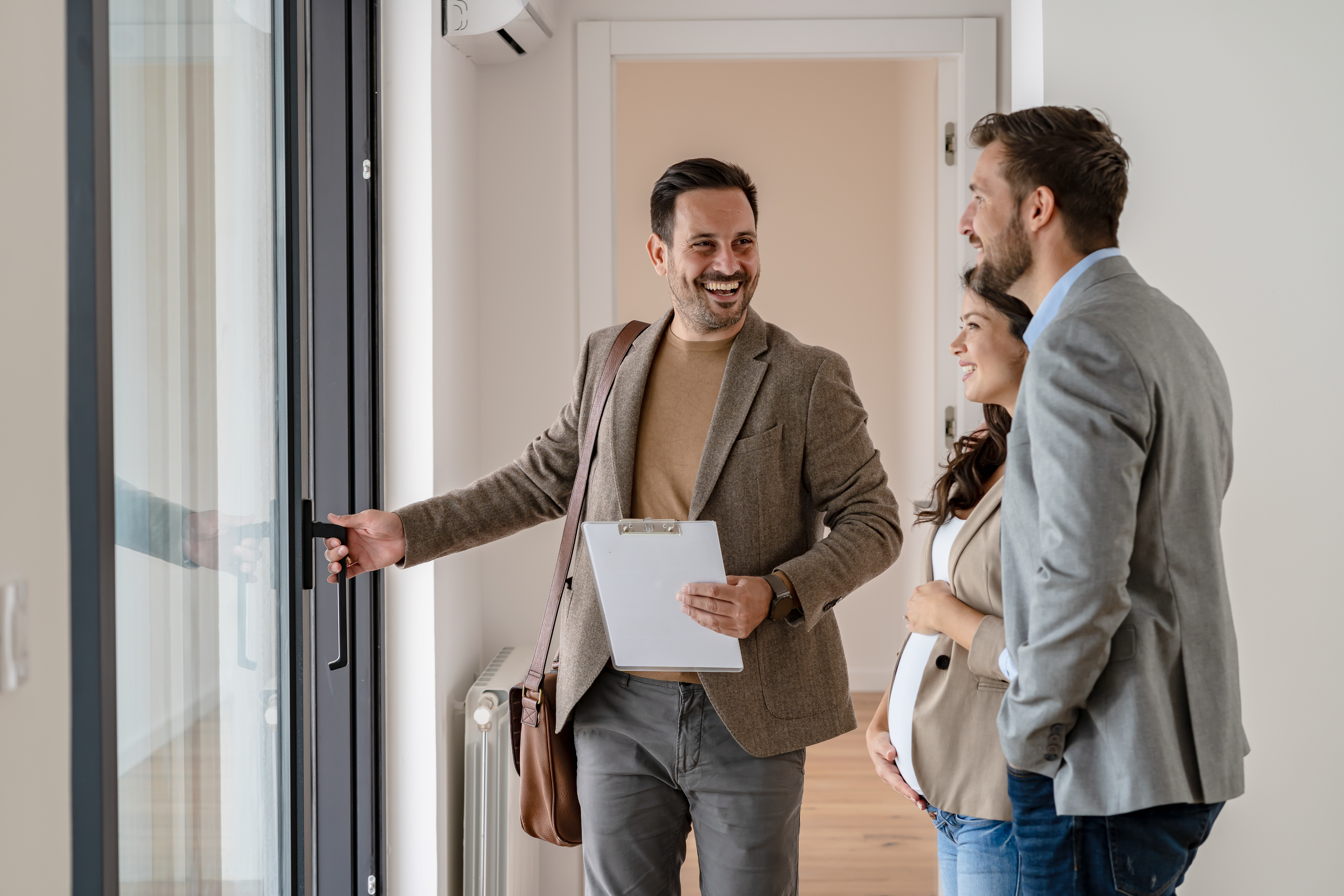 Grafik für -Karriere in der Immobilienbranche: Vom Quereinstieg bis zur Selbstständigkeit | WIFI Blog