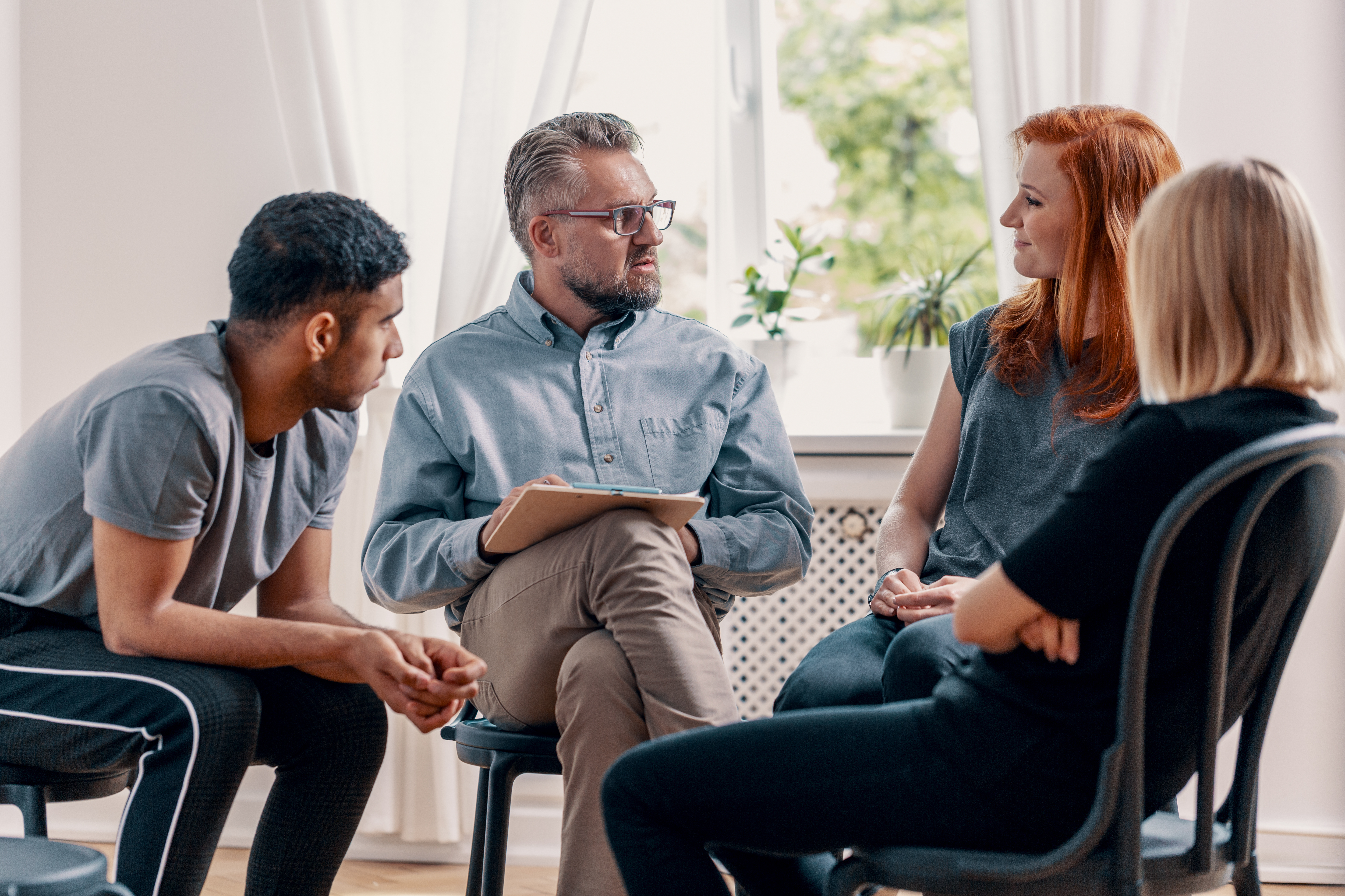 Grafik für -Mediationslehrgang mit Schwerpunkt Wirtschaftsmediation – Konflikte professionell begleiten und Zusammenarbeit stärken