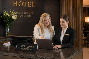 Zu Blogartikel 'Rezeptionsmanagement kompakt - startklar für die Saison | WIFI Blog' wechseln