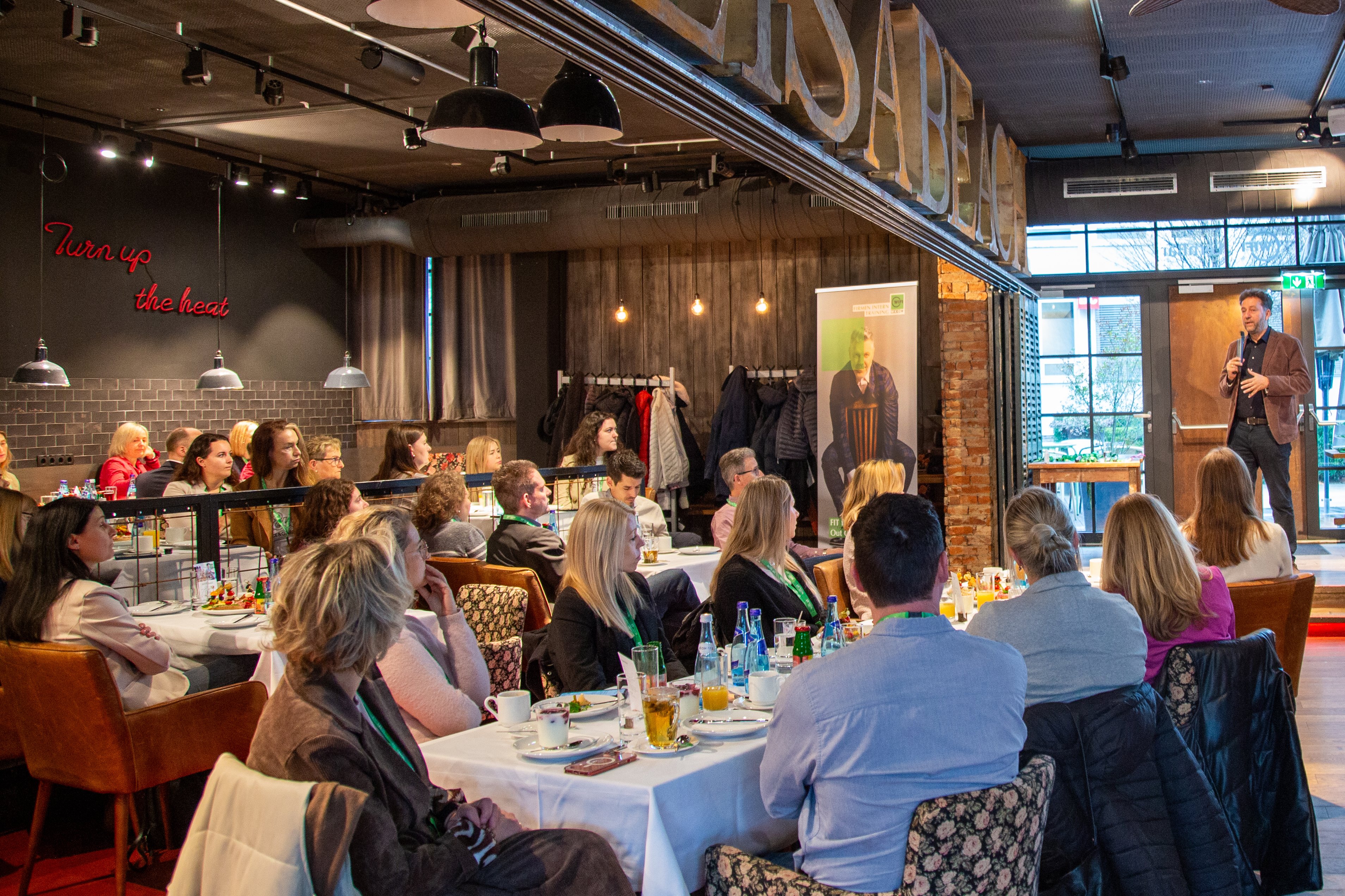 Grafik für -HR-Frühstück: informieren – vernetzen – genießen | WIFI Blog