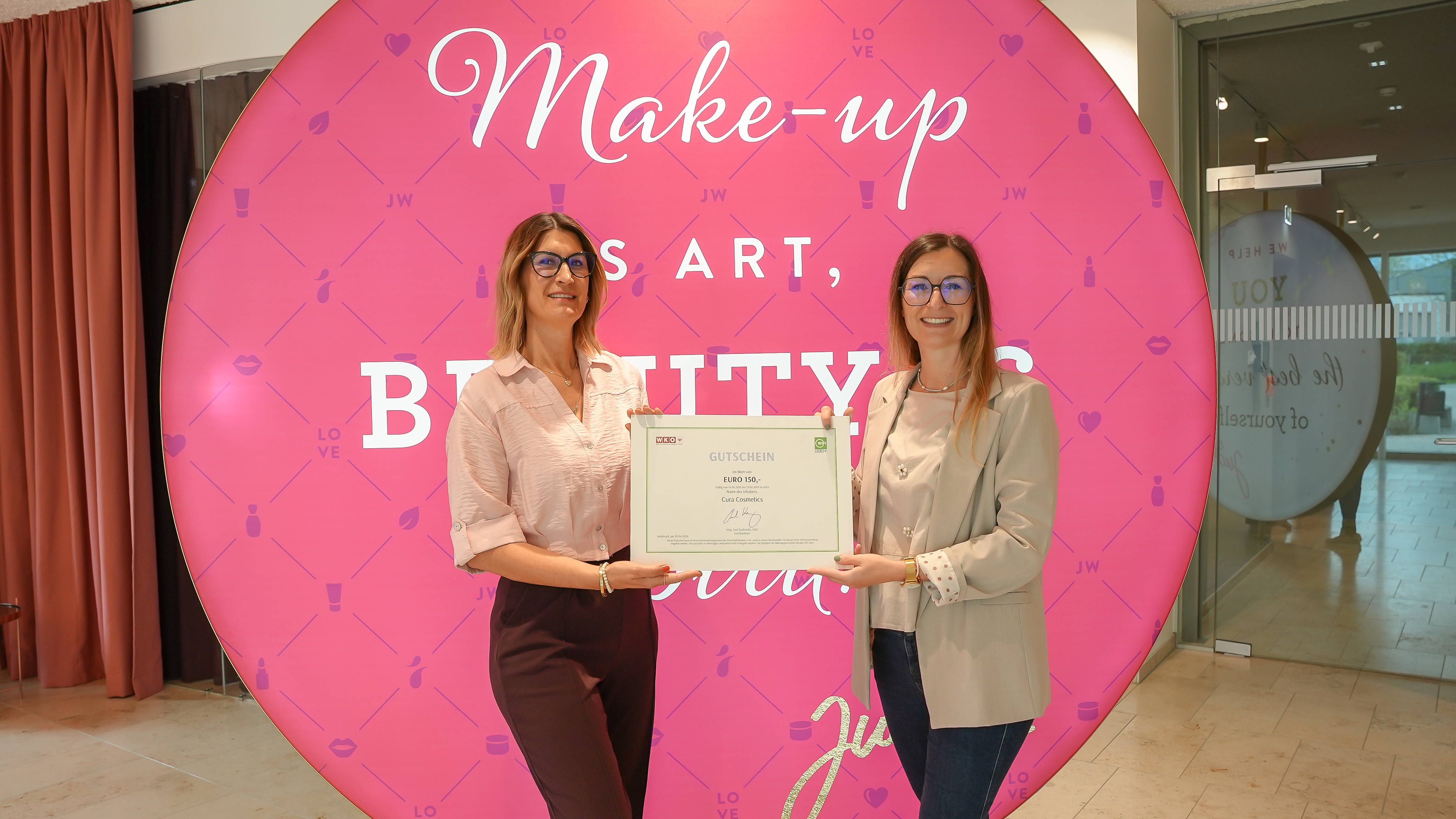 Grafik für -CURA COSMETICS GROUP setzt auf kontinuierliche Qualifizierung | WIFI Blog